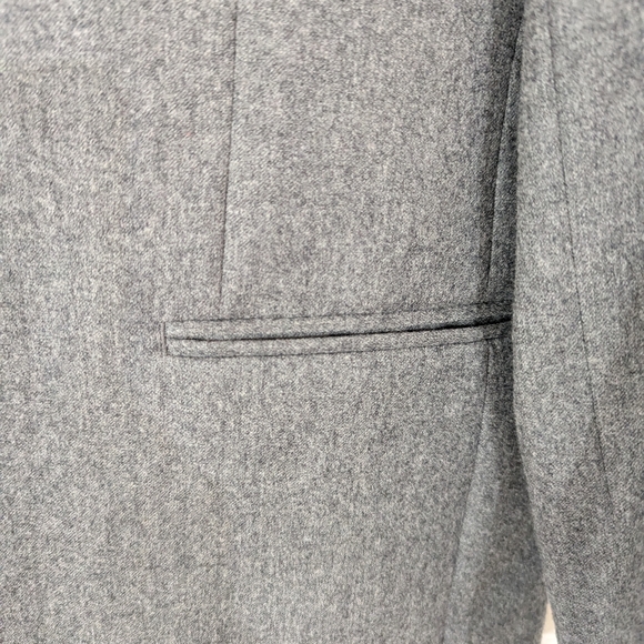J. Crew 34S Ludlow Grey Flannel Suit Jacket (Very Good Condition) - Picture 8 of 10